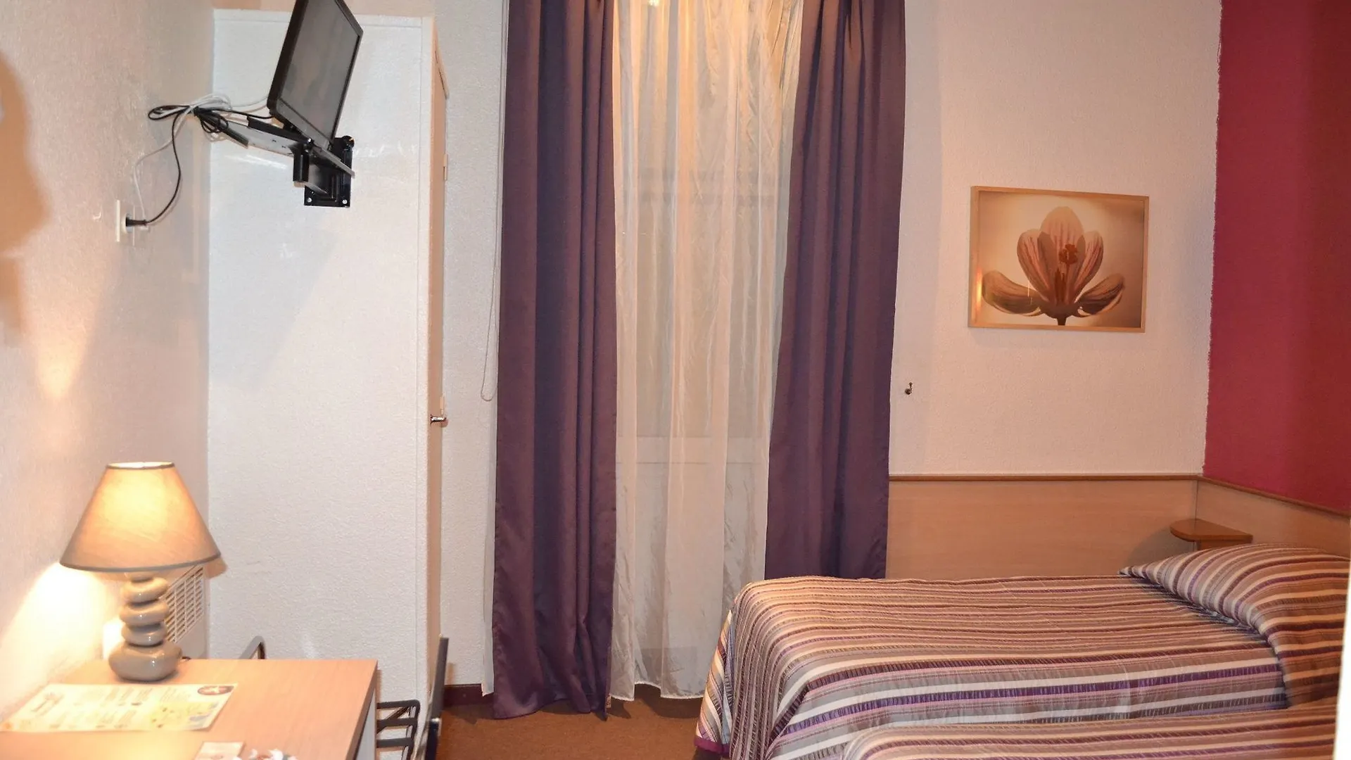 Hotel D'Angleterre, Salon-De-Provence 3*,